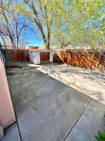 6035 Staubach Avenue NW, Albuquerque, NM 87120