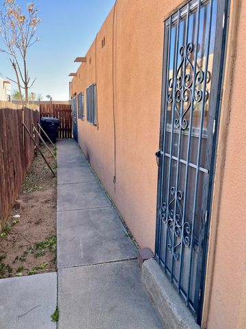 6035 Staubach Avenue NW, Albuquerque, NM 87120