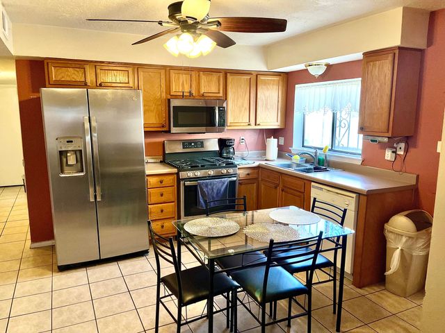 6035 Staubach Avenue NW, Albuquerque, NM 87120