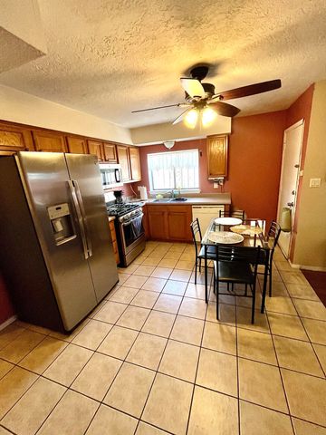 6035 Staubach Avenue NW, Albuquerque, NM 87120