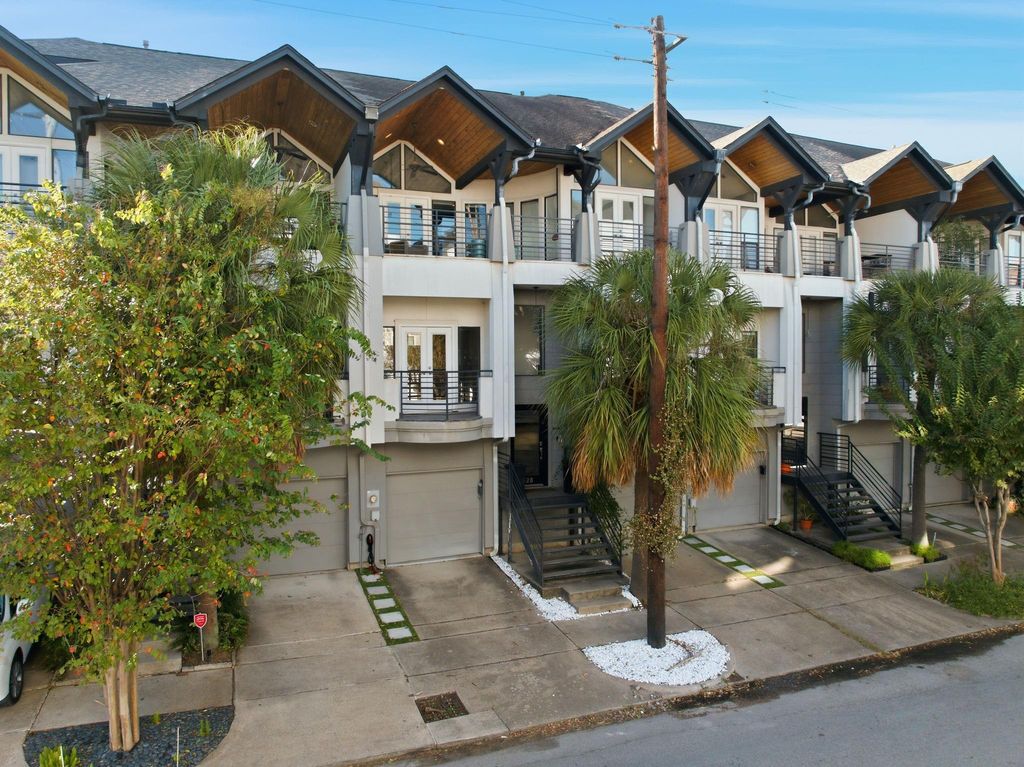 1628 Van Buren Street, Houston, TX 77006