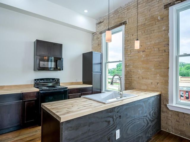 110 S Main ST 206, Elgin, TX 78621