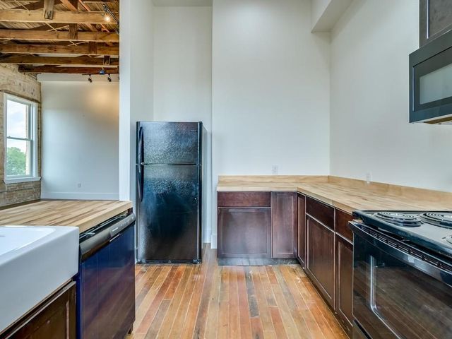 110 S Main ST 206, Elgin, TX 78621