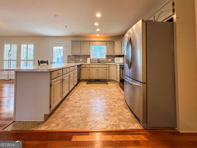 160 Heather Way, Cleveland, GA 30528