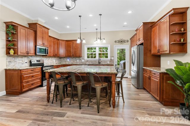374 Giles Road, Mcconnells, SC 29726