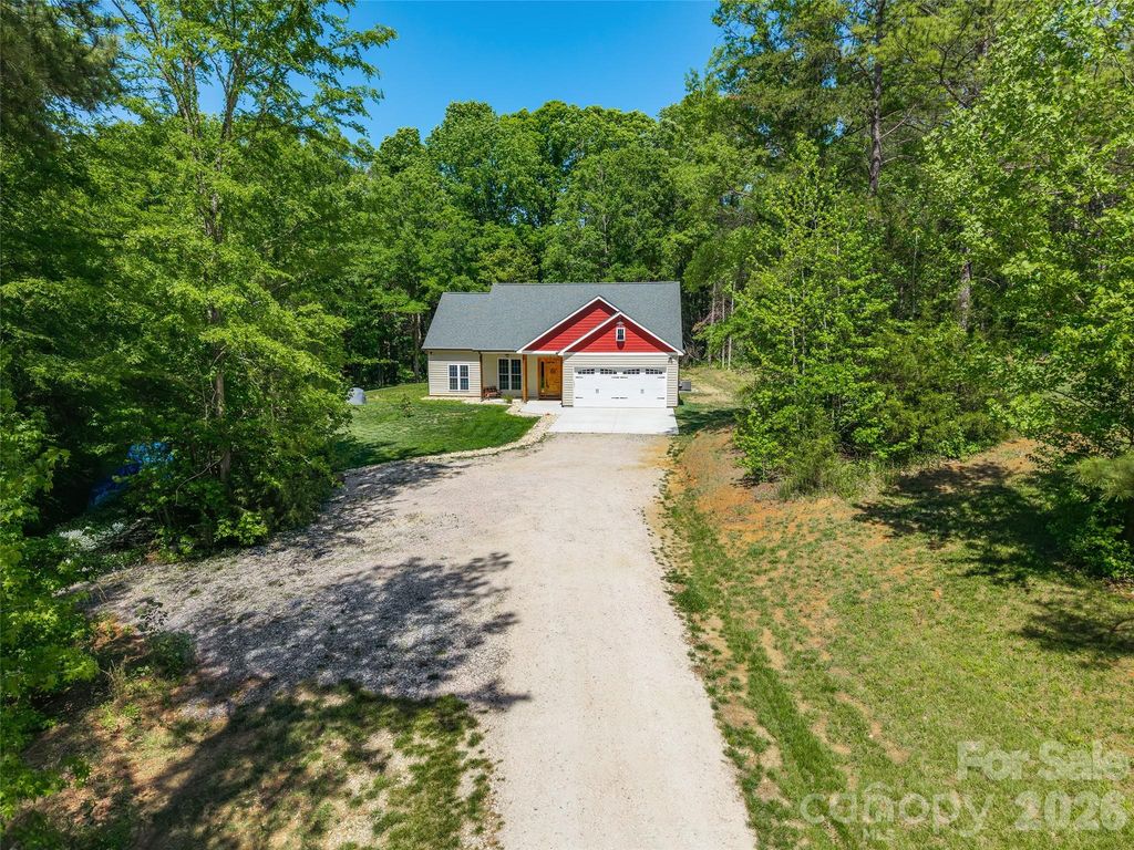 374 Giles Road, Mcconnells, SC 29726