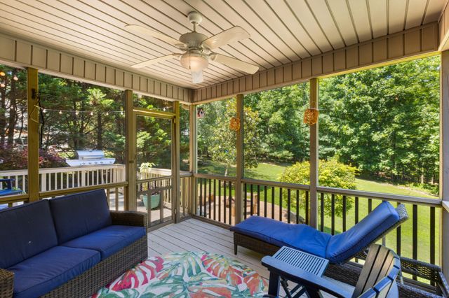 939 Brooke Stone Drive, Soddy Daisy, TN 37379