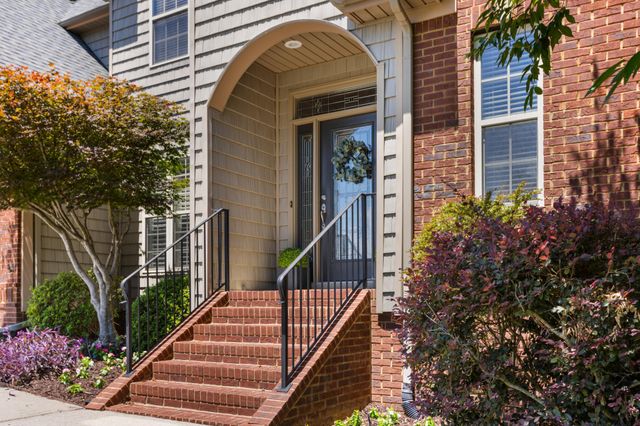 939 Brooke Stone Drive, Soddy Daisy, TN 37379