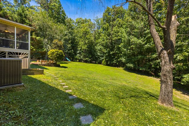 939 Brooke Stone Drive, Soddy Daisy, TN 37379