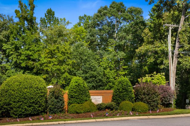 939 Brooke Stone Drive, Soddy Daisy, TN 37379