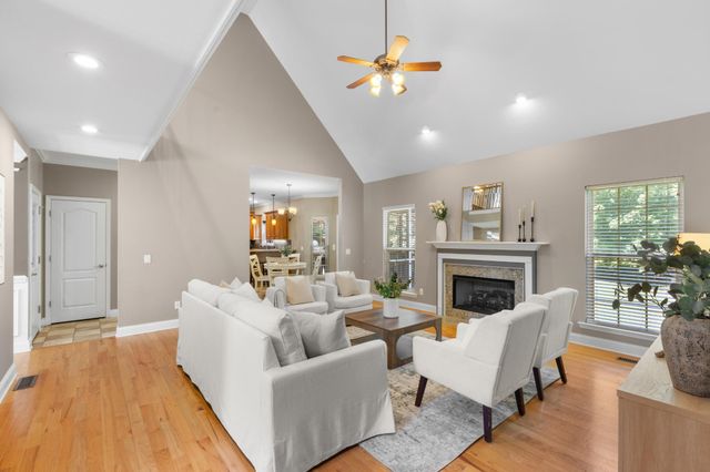 939 Brooke Stone Drive, Soddy Daisy, TN 37379