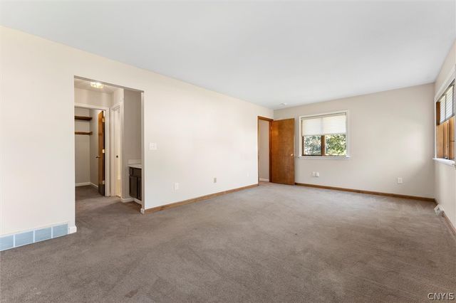 440 Summerhaven Drive North, Manlius, NY 13057