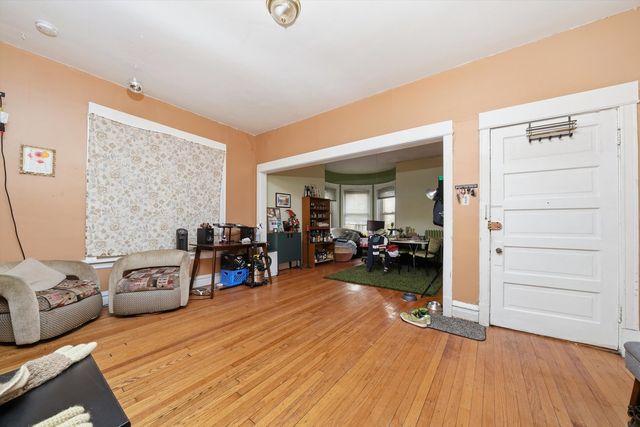 3136 W Logan Boulevard, Chicago, IL 60647