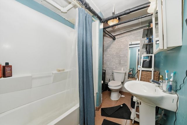 3136 W Logan Boulevard, Chicago, IL 60647