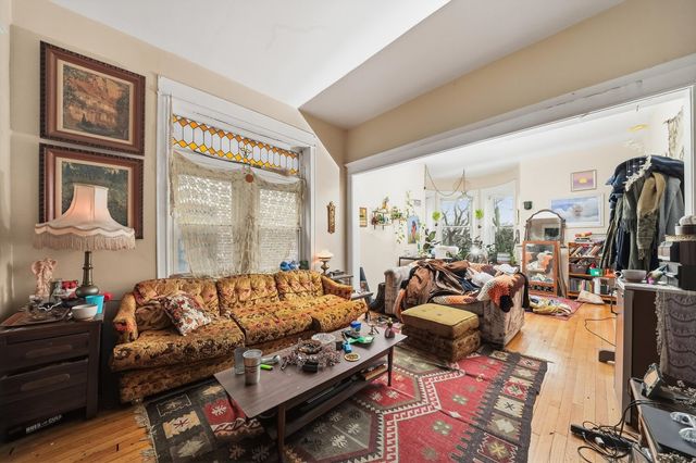 3136 W Logan Boulevard, Chicago, IL 60647