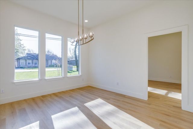 2634 Bainbridge Drive, Dallas, TX 75237