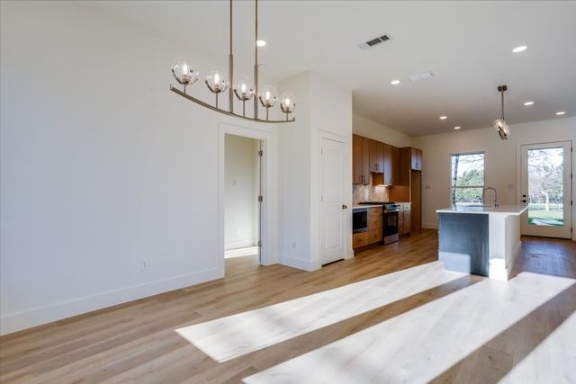 2634 Bainbridge Drive, Dallas, TX 75237