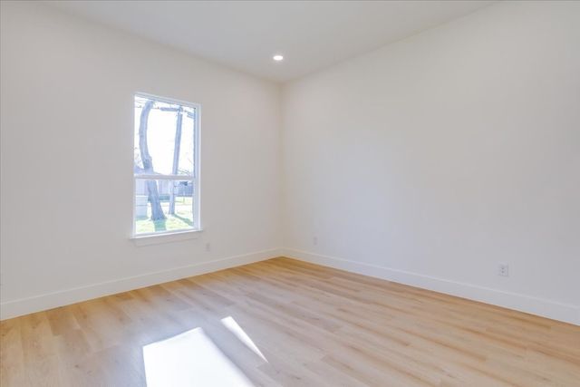 2634 Bainbridge Drive, Dallas, TX 75237