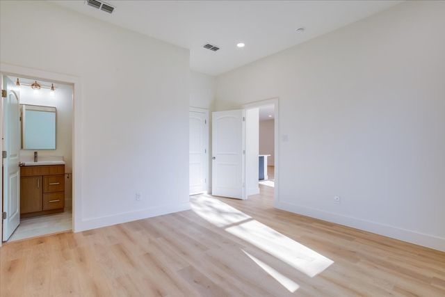 2634 Bainbridge Drive, Dallas, TX 75237