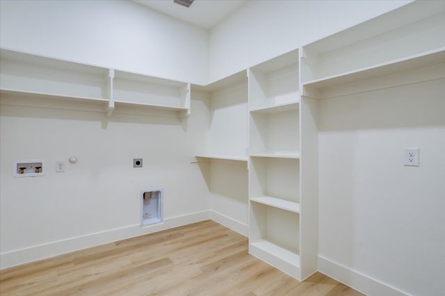 2634 Bainbridge Drive, Dallas, TX 75237