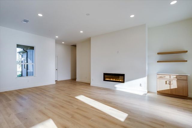 2634 Bainbridge Drive, Dallas, TX 75237