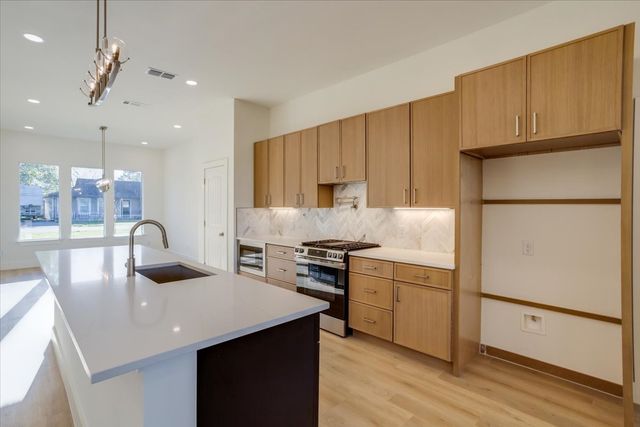 2634 Bainbridge Drive, Dallas, TX 75237