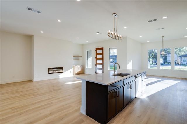 2634 Bainbridge Drive, Dallas, TX 75237