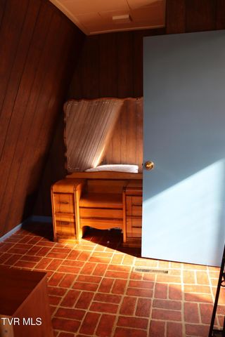 154 Old Stone Drive, Clintwood, VA 24228