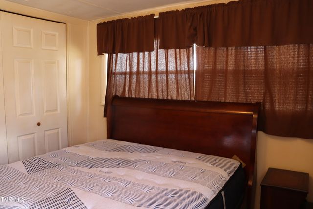 154 Old Stone Drive, Clintwood, VA 24228