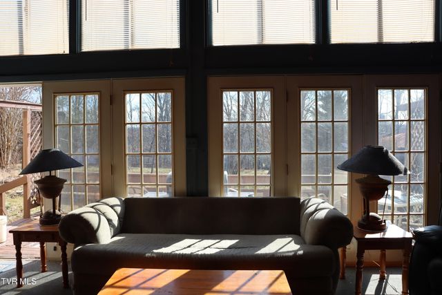 154 Old Stone Drive, Clintwood, VA 24228