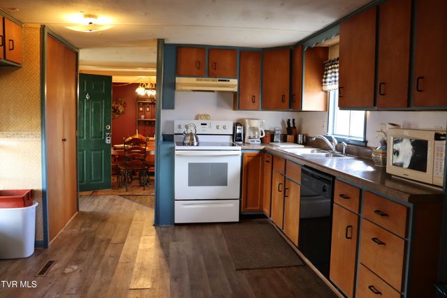 154 Old Stone Drive, Clintwood, VA 24228