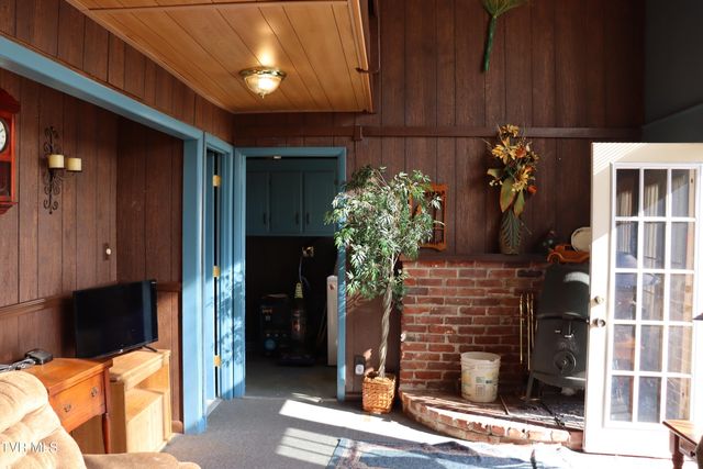 154 Old Stone Drive, Clintwood, VA 24228