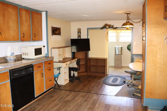 154 Old Stone Drive, Clintwood, VA 24228