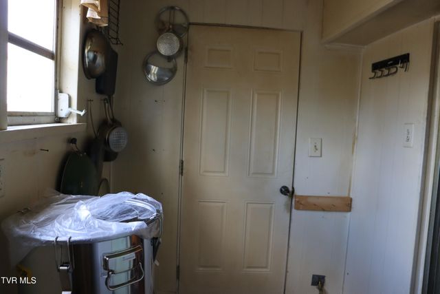 154 Old Stone Drive, Clintwood, VA 24228