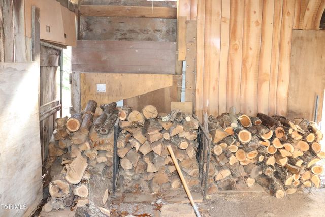 154 Old Stone Drive, Clintwood, VA 24228