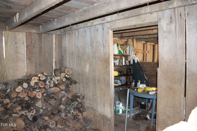 154 Old Stone Drive, Clintwood, VA 24228