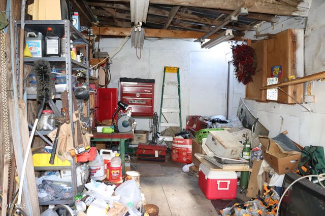 154 Old Stone Drive, Clintwood, VA 24228