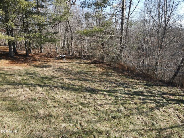 154 Old Stone Drive, Clintwood, VA 24228