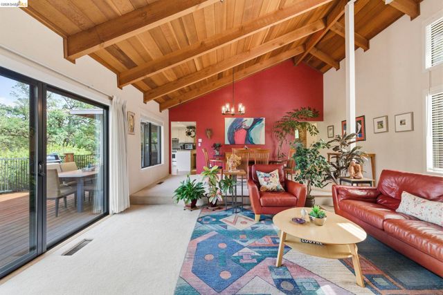 23195 Seminole Dr., Columbia, CA 95310