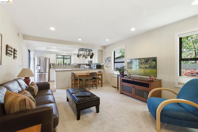 23195 Seminole Dr., Columbia, CA 95310
