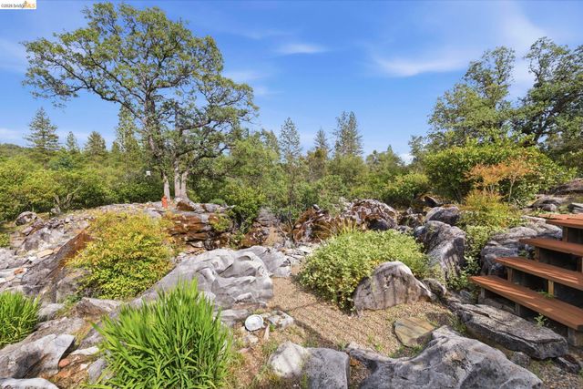 23195 Seminole Dr., Columbia, CA 95310