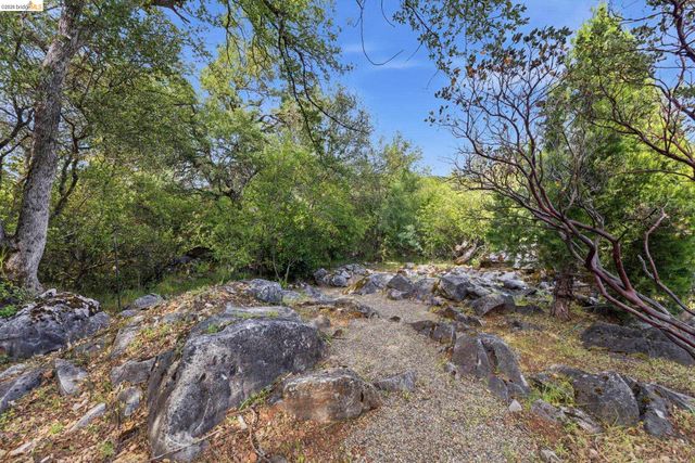 23195 Seminole Dr., Columbia, CA 95310