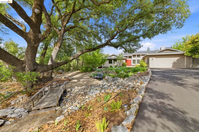 23195 Seminole Dr., Columbia, CA 95310