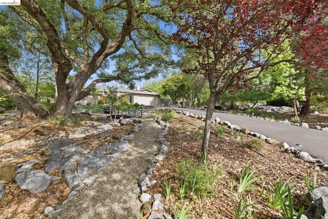 23195 Seminole Dr., Columbia, CA 95310