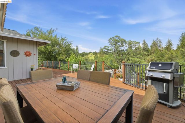 23195 Seminole Dr., Columbia, CA 95310