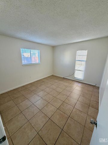 3508 Sampson Court B, Bakersfield, CA 93309