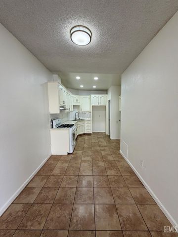 3508 Sampson Court B, Bakersfield, CA 93309