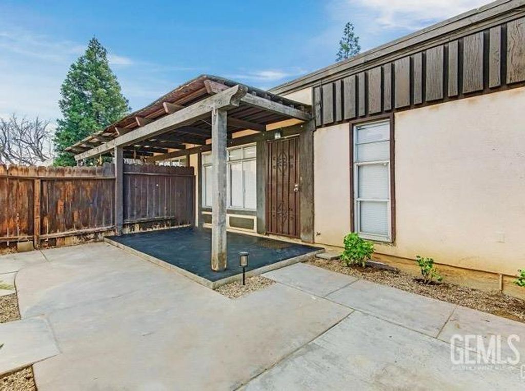 3508 Sampson Court B, Bakersfield, CA 93309