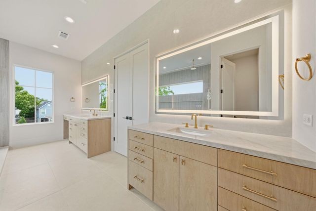 2015 Harvard Street, Houston, TX 77008