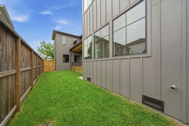 2015 Harvard Street, Houston, TX 77008
